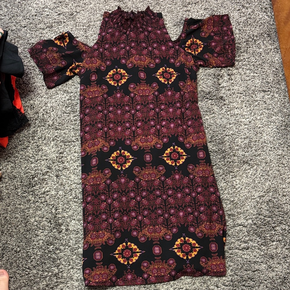 Chic Black and Purple Patterned Dress